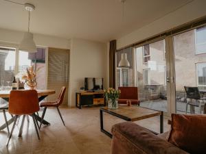 Holiday Home De Zeeparel by Interhome