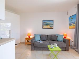 Apartment Les Hauts des Issambres-11 by Interhome