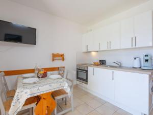 Apartment Les Hauts des Issambres-11 by Interhome