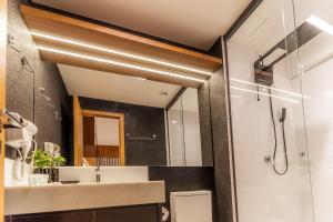 Studio Luxo 1Q Gyro Bueno by Boss