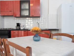 Apartment Vesela-4 by Interhome