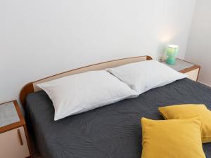 Apartment Vesela-4 by Interhome