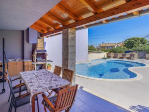 Holiday Home Mario 2 by Interhome