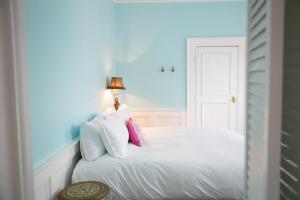 Bosch House Rosé - Zee Suite