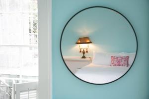 Bosch House Rosé - Zee Suite