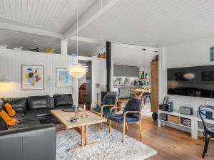 Holiday Home Linnea - 1km from the sea by Interhome
