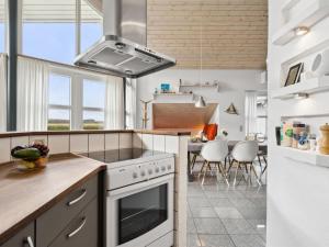 Holiday Home Thrugels - 600m from the sea by Interhome