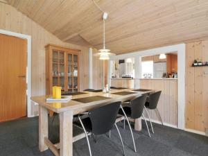 Holiday Home Valpuri - 1-3km to the fjord by Interhome