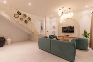 Baying Mansion Unit 19 - Mediterranean Style Villa with 2 Bedrooms