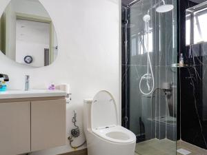 Pinecrest View Apartment