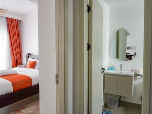 Pinecrest View Apartment