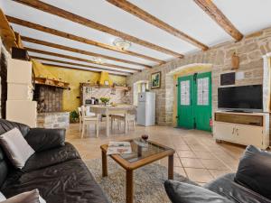 Holiday Home Franz by Interhome