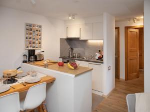 Apartment Arolla R01 by Interhome