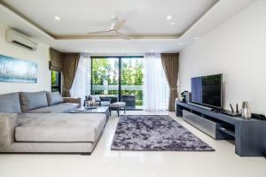 Phuket villa with rooftop pool in Laguna Park