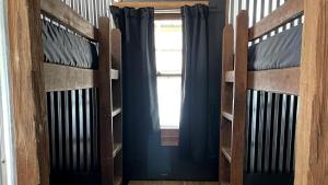 Rustic Cabin Perfect for Small Groups with Picnic Space in Indiana