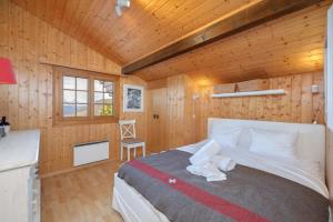 Chalet La Dame Blanche - Cosy Family Chalet - up to 8 people