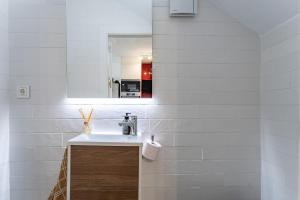 Calahonda Beach - Beachfront 2 Bedroom House Beautifully revovated