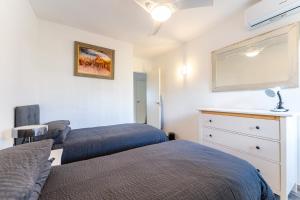 Calahonda Beach - Beachfront 2 Bedroom House Beautifully revovated