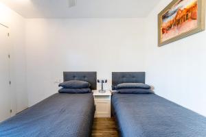 Calahonda Beach - Beachfront 2 Bedroom House Beautifully revovated