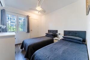 Calahonda Beach - Beachfront 2 Bedroom House Beautifully revovated