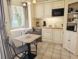 Studio Vue sur le Lac dAnnecy Plage et Parking Privés