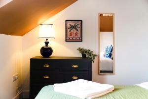 New! Stylish 2BR in Gladstone