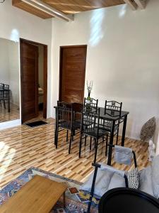 Bayay Tayuha 2BR island work home WiFi with UPS