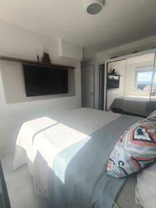 Quarto Casal suite privada em Apartamento Seguro