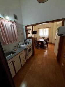 Departamento en peatonal y el mar