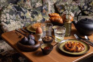 1.75 Paris La Trêve