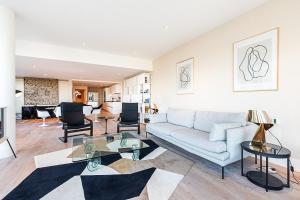 Riverside Luxury with Iconic Views