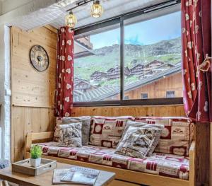 Modern 2BR Apartment for 6 - Ski-In Ski-Out Access, Rue Caron, Val Thorens