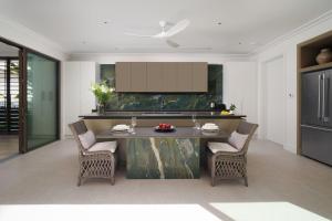 Sea Grove House villa