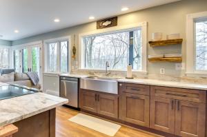 Modern Nellysford Getaway on 40 Private Acres!