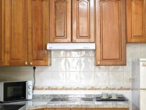 1A Apartment Abrigos, Wifi and balcony