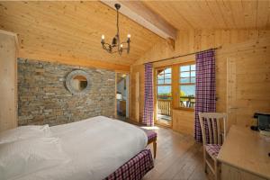 Between Boutique Hotel