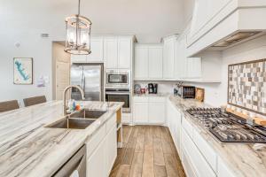 Private Dock and Yard! Modern Getaway in Mabank