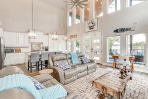 Private Dock and Yard! Modern Getaway in Mabank