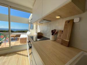 LE 47, 2 bedrooms, panoramic view of Bandol