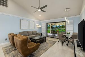Renovated Desert Escape - Steps Away from Pool