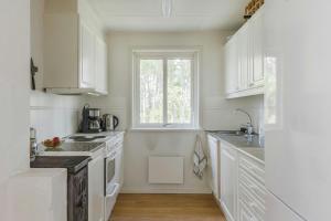 Cottage With Private Lake And Sauna Near Näshult