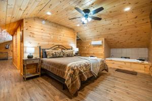 Exclusive Attraction Ticket Prices! Rustic Ranch near PF