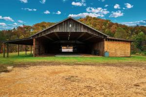 Exclusive Attraction Ticket Prices! Rustic Ranch near PF