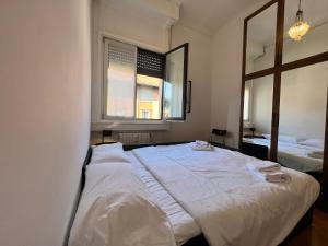 Prestigious 3 bedrooms, 8 guest, City centre Porta Romana