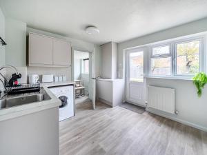 Pass the Keys Modern Stylish 3BR Home Parking - Oxford