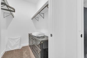 roomstr Montana Suite 1 Bedroom in South Tampa with Private Full Bathroom & FREE COFFEE