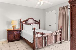 Romar Beach 112 condo