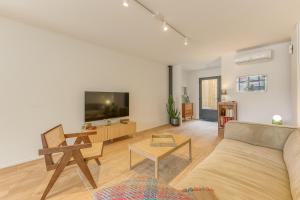 Designer loft 5 minutes from Paris