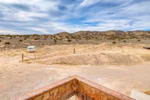 Near Dinosaur Natl Monument! High Desert Hideaway