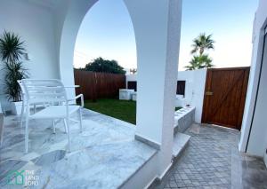 New 1 bedroom with garden and sea side at Marsa Cornich